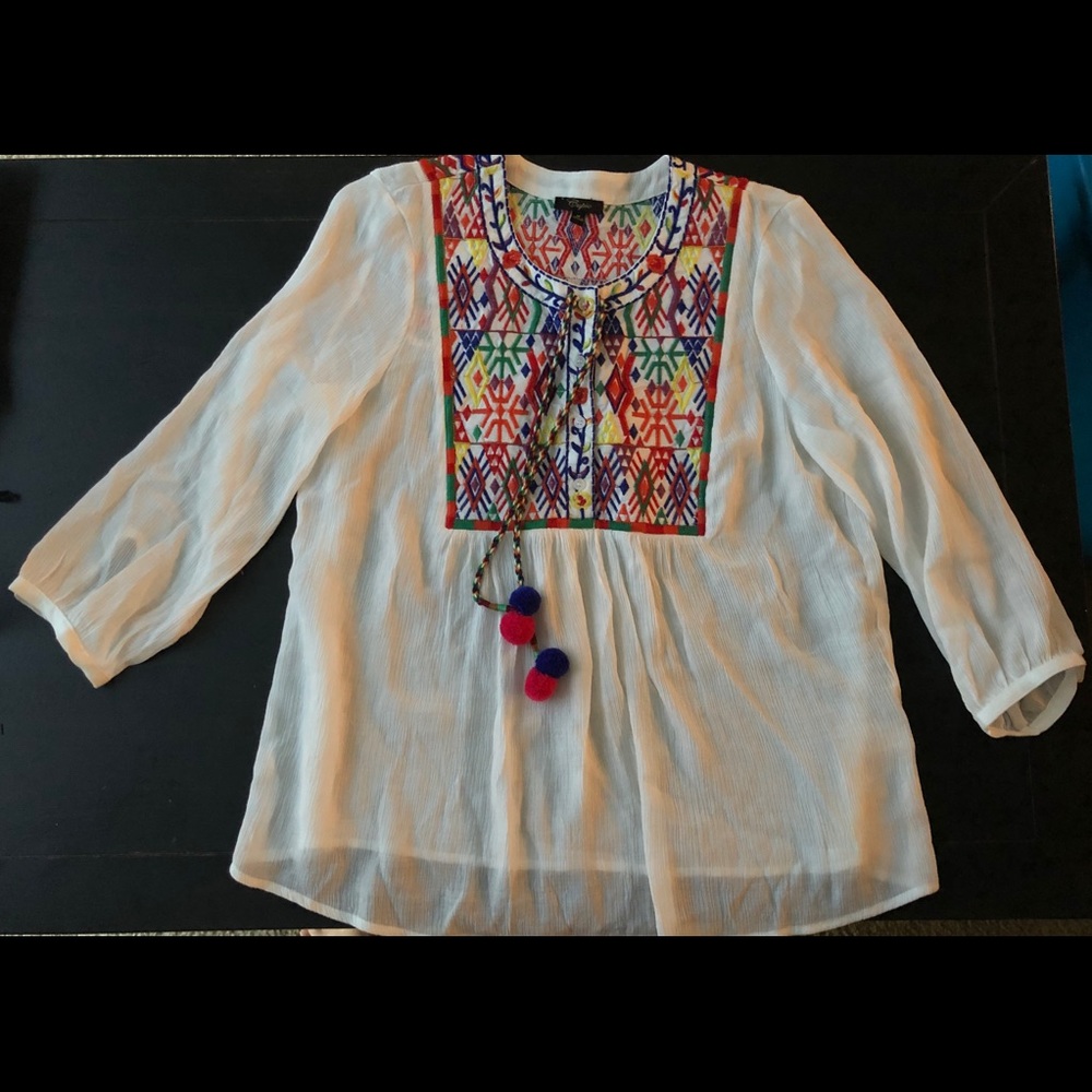 Cupio NWOT white gauze embroidered blouse